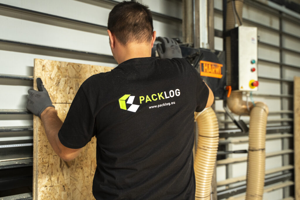 Arbeiten an einer Plattensäge